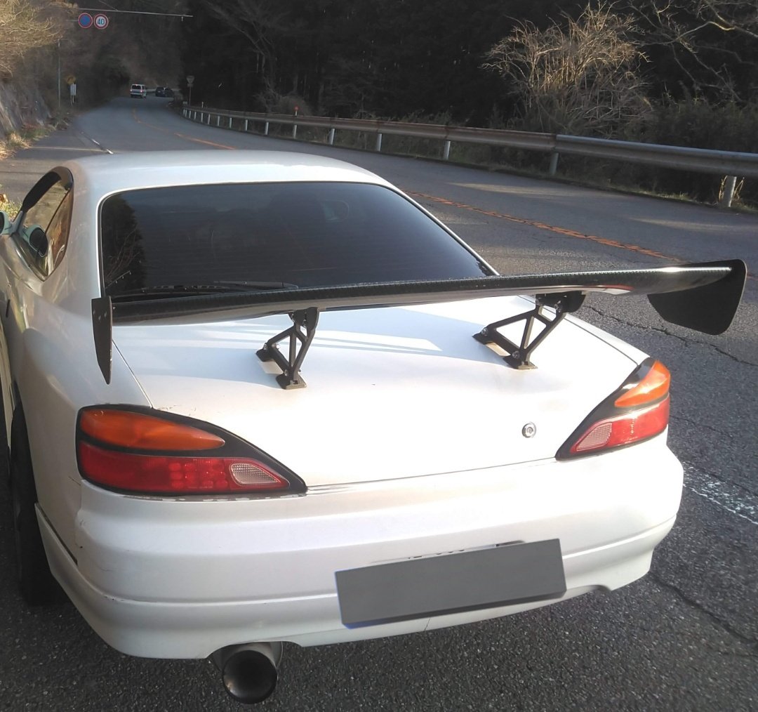 うちの新しいオフィスチェア、GTウィング付いてて神。
ダウンフォース感じながら仕事するとスピード感が違う。