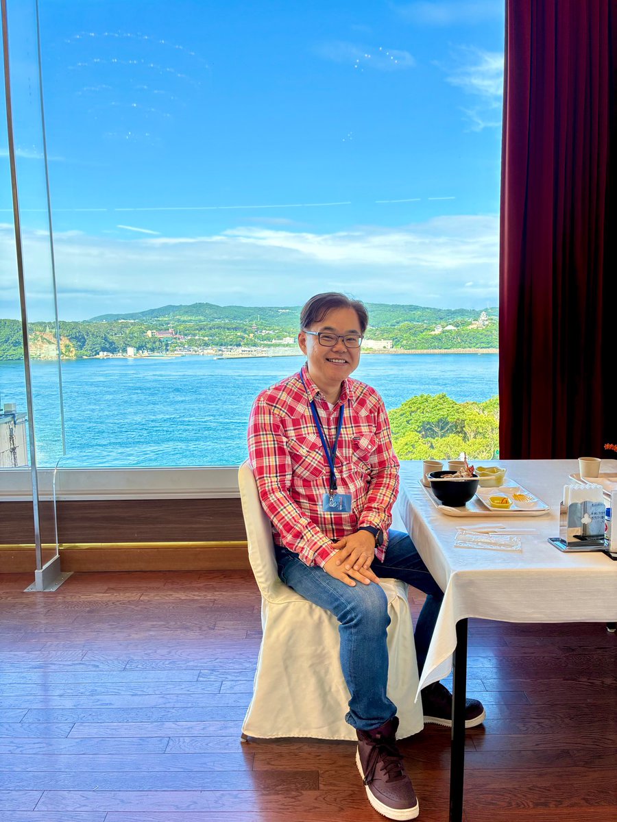 samsonhotel1's tweet photo. なんとなんと！
本日4月1日、村山仁志代表取締役社長が誕生！！！✨
​就任挨拶でのパワフルな言葉にスタッフ一同意気軒昂！！
「新しいこと、どんどんやろう」という空気感にワクワクが止まりません✨
​新生[サムソンホテル]皆様ご期待下さい！
#長崎県　#平戸　#サムソンホテル　#村山仁志 https://t.co/6wMP07jpHV