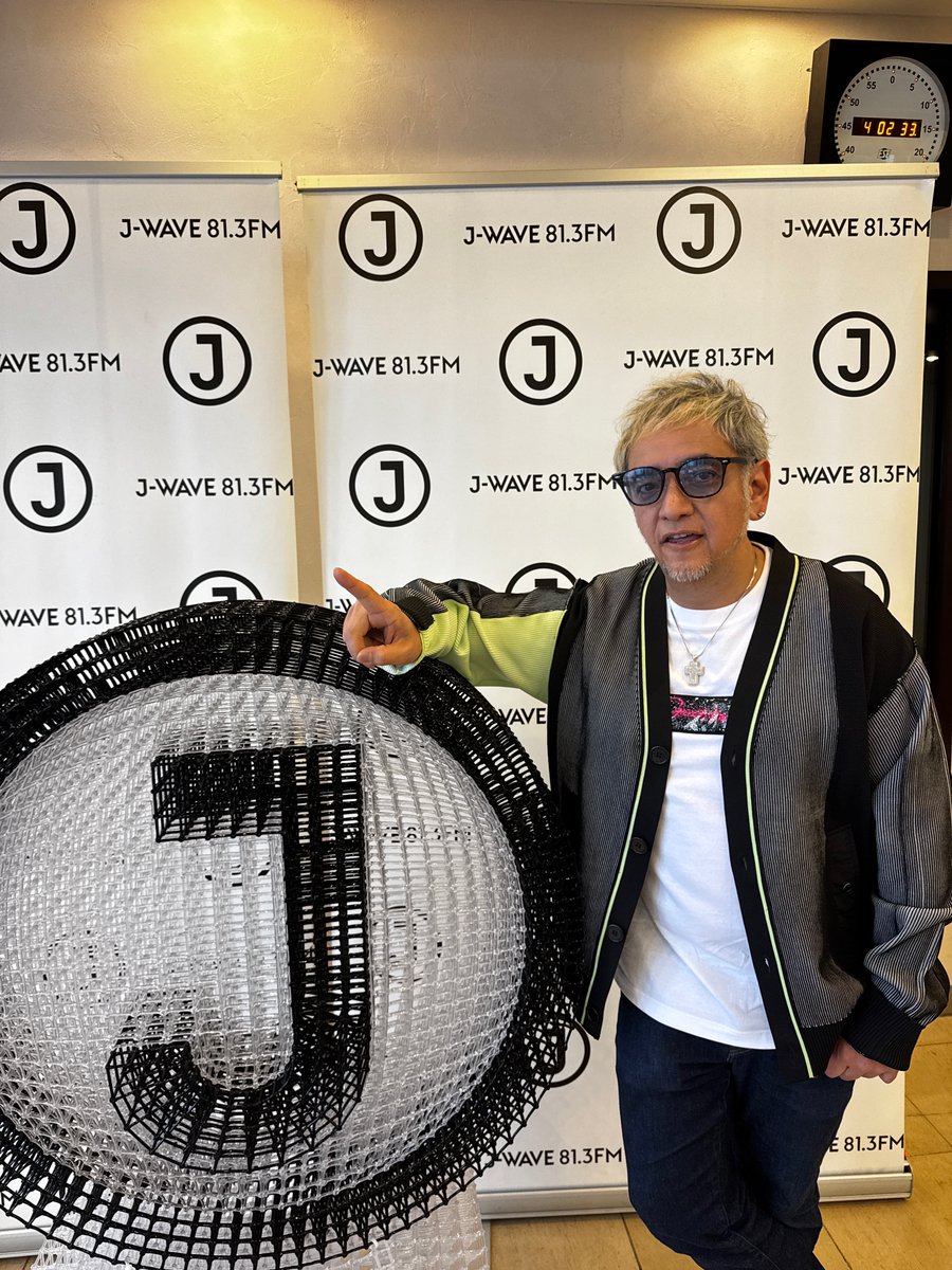 DJ_TARO's tweet image. この後21時からは新番組📻
#jwave GARAGE COLLECTIVEがスタート！！！
記念すべき初回はこの番組って何やるの！？
をご紹介したいと思います。
もちろんgood Music Always !!
久々の夜TARO宜しくお願いします☆彡
#gc813 #radiko #vibes813