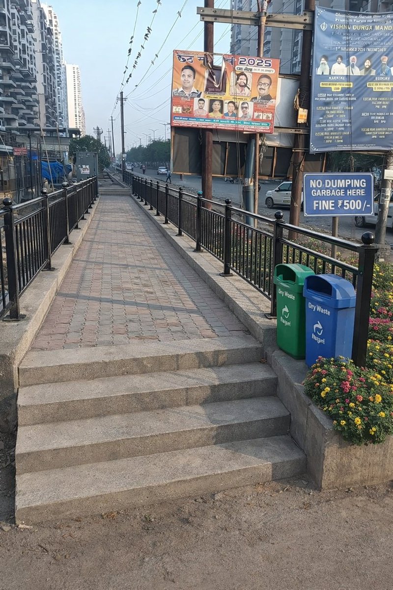 THE mIDDLE WING 🖕 tweet media