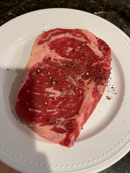 Lydia88899u's tweet photo. Falling in love with steak is falling in love with life #cooking #Luch #steak https://t.co/gcfLjdLPA4