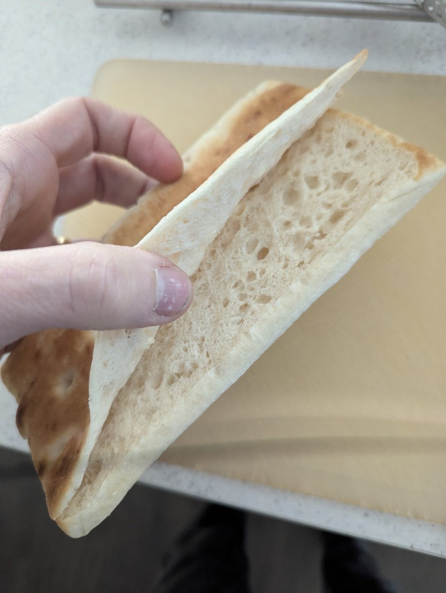 richbun's tweet photo. @SFlatbreads Some dodgy slicing going on with this packet!! https://t.co/rAa8WBFNsp