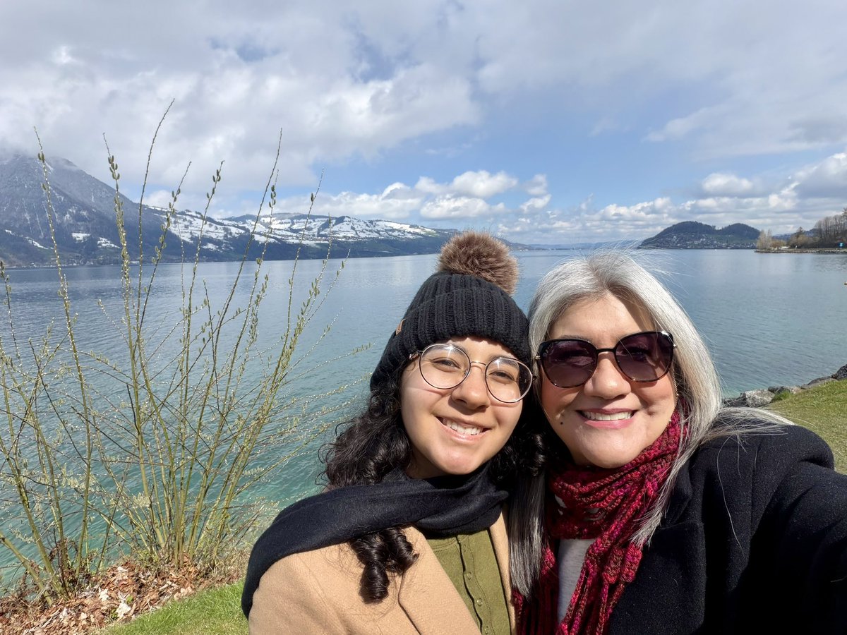 Aquí en las Tetas de la Gorda de Añasco, que de tan bellas, a veces las confunden con los Alpes Suizos. 😌