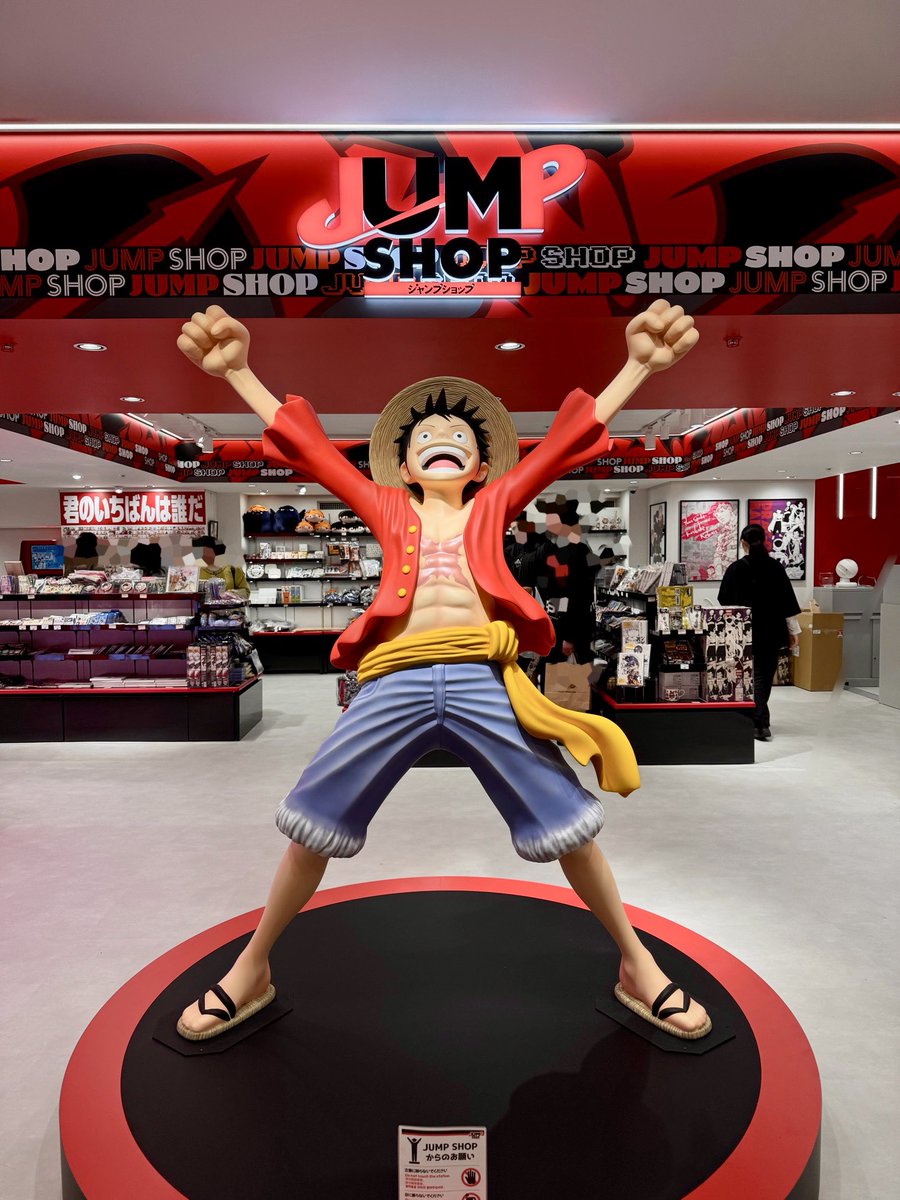 月曜に行ってきたよ〜！
右側のエリアは危うく見逃すところだった〜
かっちゃんはこっち→→→

ジャンプフェスタのも売られてたし
再販のアレ、買うか迷ってる。

#JUMPSHOP池袋