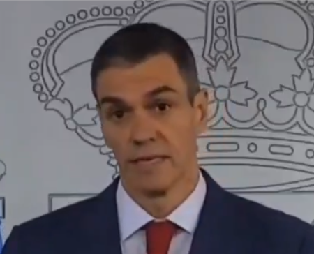 JanPraet1's tweet image. Pedro Sánchez reageert op Trump:  
“23 jaar geleden sleepten de VS ons Irak binnen met de belofte Saddams kernwapens te vernietigen en democratie te brengen.  Er zijn nooit kernwapens gevonden.  Je kunt ons geen tweede keer voor de gek houden!" #sotrue