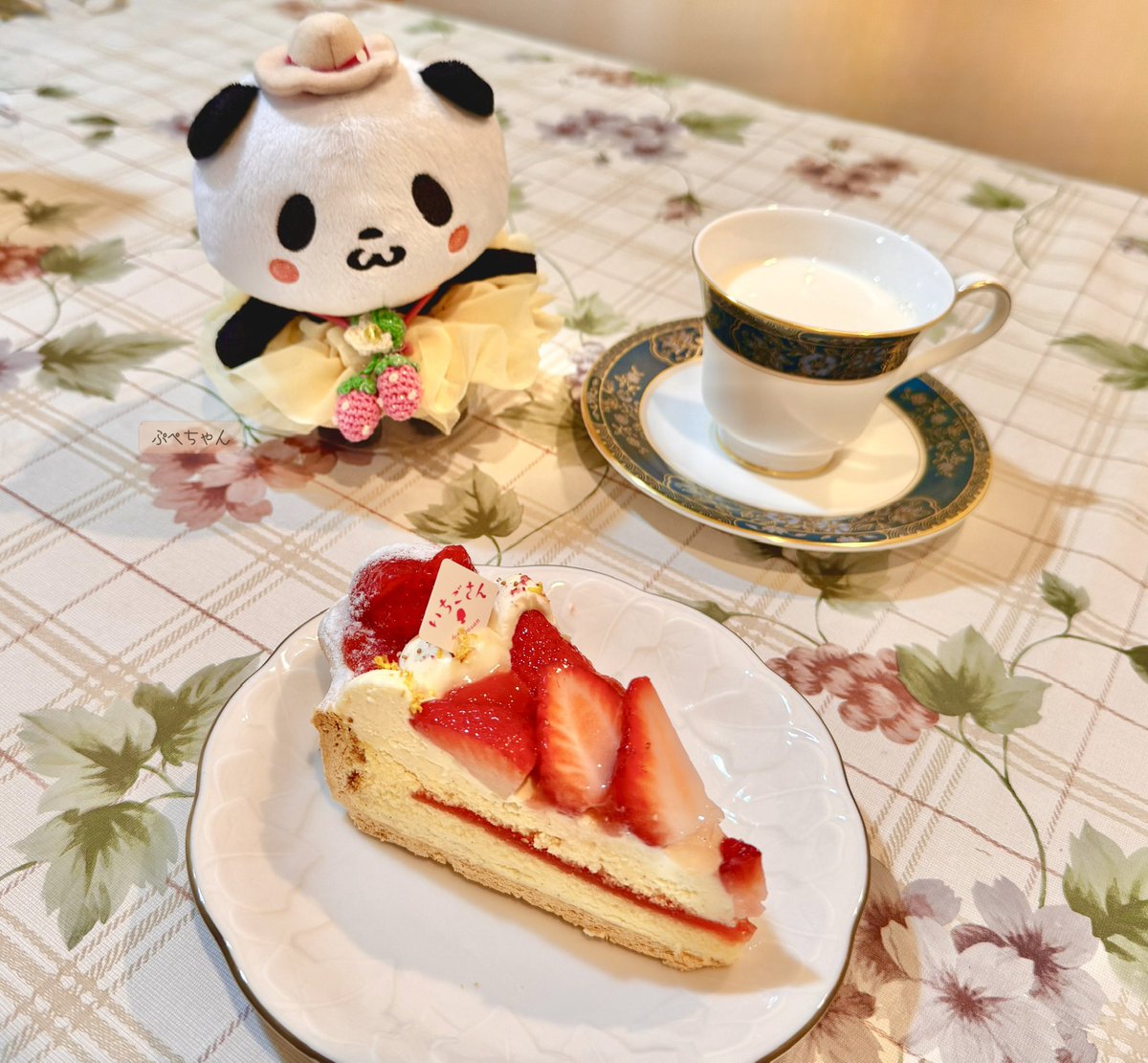 poupee_chan's tweet photo. キルフェボンの佐賀県産いちごのタルト🍓  

コクのあるクリームと甘酸っぱいいちごが、サクサクのタルトにぴったりでとってもおいしかった☺️ https://t.co/k1dyG0fUxc