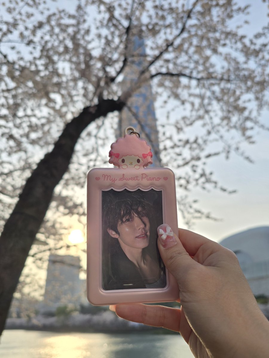 nicole (니콜) 🌸 tweet media