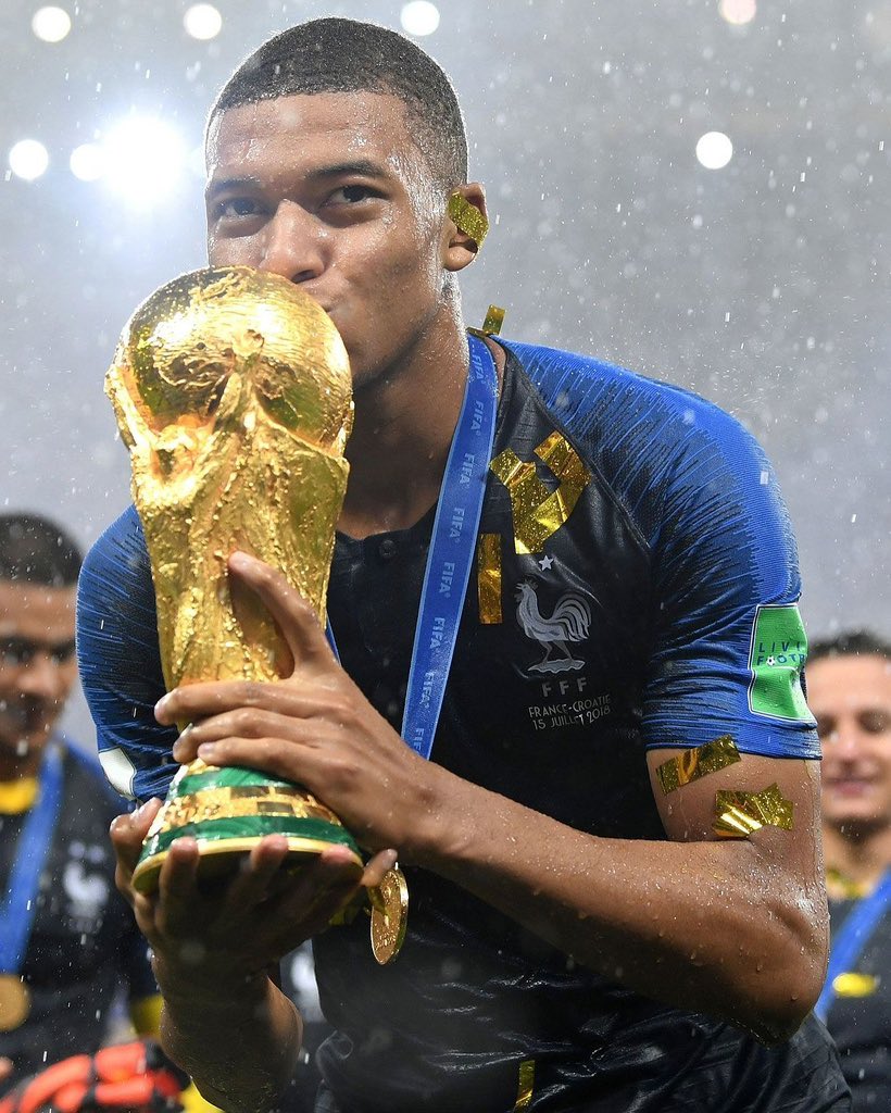 Lukita¹⁰ 🃏 tweet media