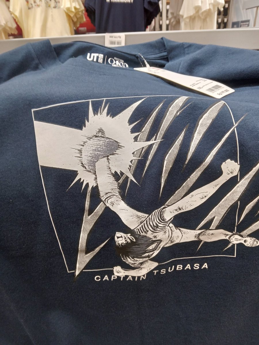 CTsubasa_indo's tweet photo. Terimakasih @uniqloindonesia udah buat Tshirt Captain Tsubasa yang Elegan ini, yang masih nyari Tshirtnya dan dominisinya di Bandung bisa langsung ke Uniqlo di Trans Studio Mall Bandung (TSM). 

Stoknya masih tersedia banyak kalau mau beli langsung di uniqlonya. 🇯🇵🔥 https://t.co/mJYnevHtX5