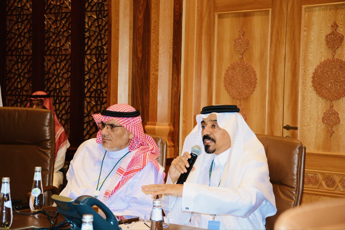 كرسي الملك سلمان tweet media