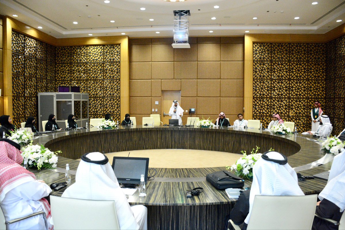 كرسي الملك سلمان tweet media