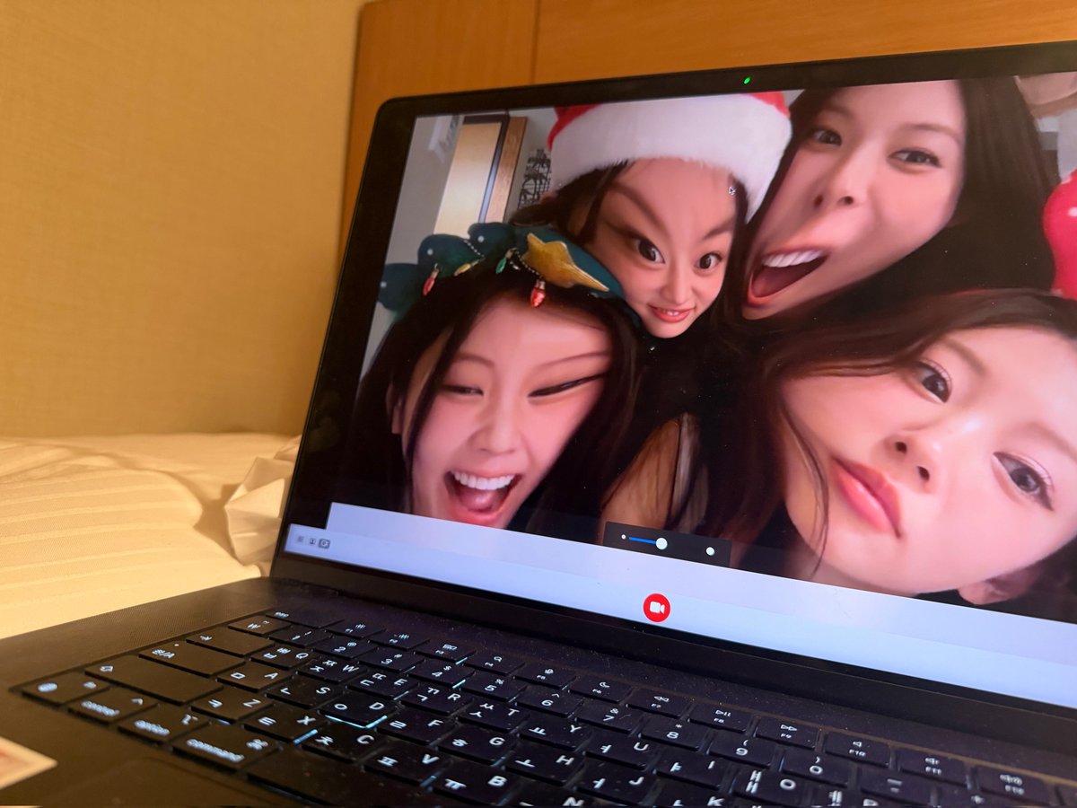 MOKA shared april fools photos along with other ILLIT members on weverse. 

#ILLIT #아일릿  <a href="/ILLIT_official/">ILLIT official</a>