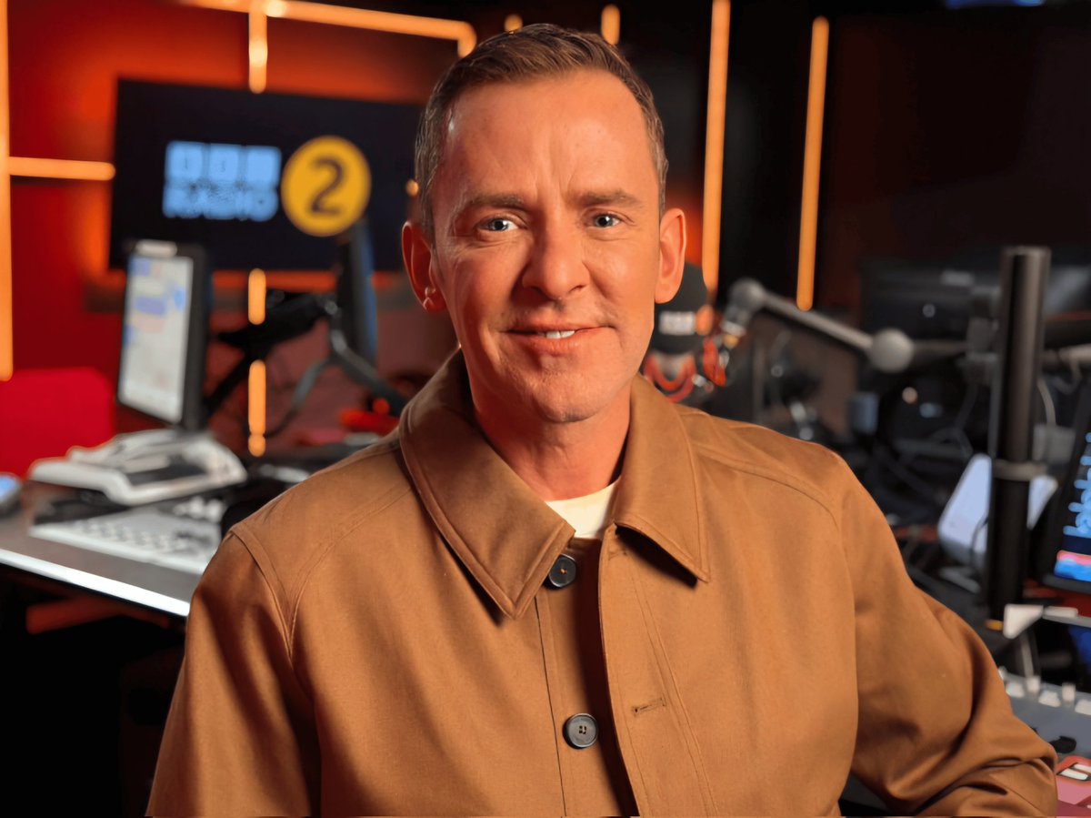 AndyGibsonTV's tweet photo. I stand with @Scott_Mills. 

@BBC should not have fired him if no criminal charges were issued and the case was entirely dropped.

This is bullshit from a company that Scott Mills gave almost 30 years of his life to.

#ReinstateScottMills 
#BringBackScottMills 
#ScottMills https://t.co/Bo9ynChP7D