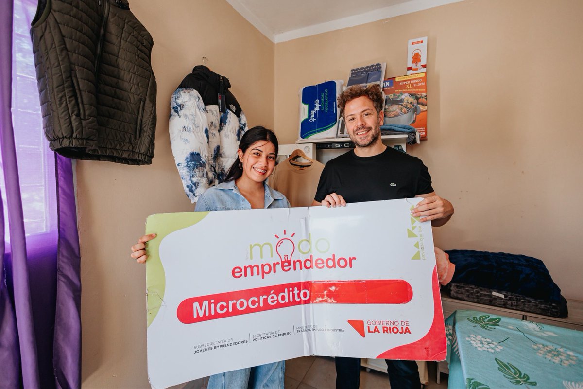 GonzaloBecerraD's tweet photo. ¡Hoy tuve el placer de visitar a Cristina, una joven emprendedora que brilla con su local "Tu Propio Estilo"! Seguimos acompañando a emprendedores locales, Apoyando su esfuerzo y hagamos crecer juntos nuestros sueños. 💪✨ X+Emprendedores https://t.co/6oWmPQh6Je