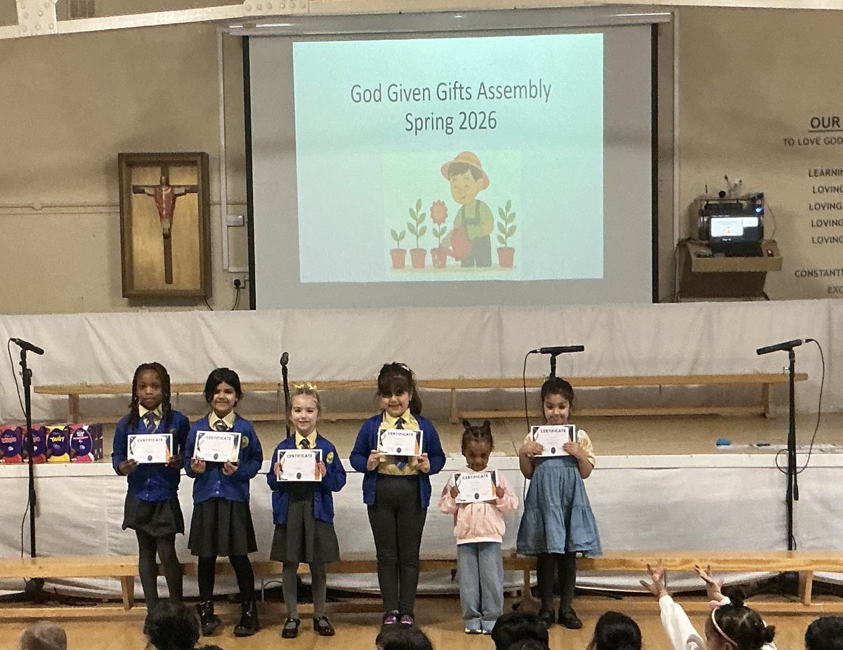 StMaryB17's tweet image. Here are some more photos from our EYFS &amp;amp; KS1 God-Given gifts assembly.💛#GodGivenGifts #EYFS #KS1