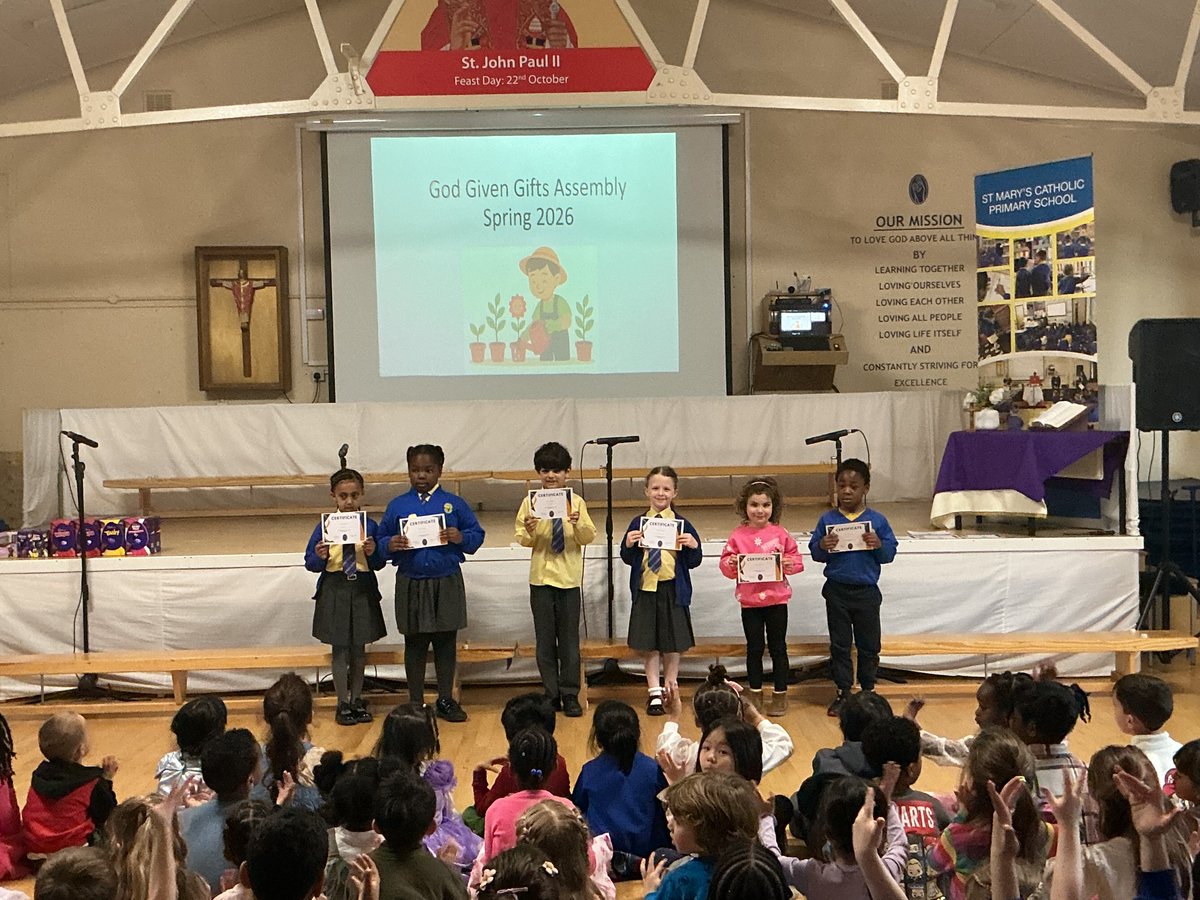 StMaryB17's tweet image. Here are some more photos from our EYFS &amp;amp; KS1 God-Given gifts assembly.💛#GodGivenGifts #EYFS #KS1