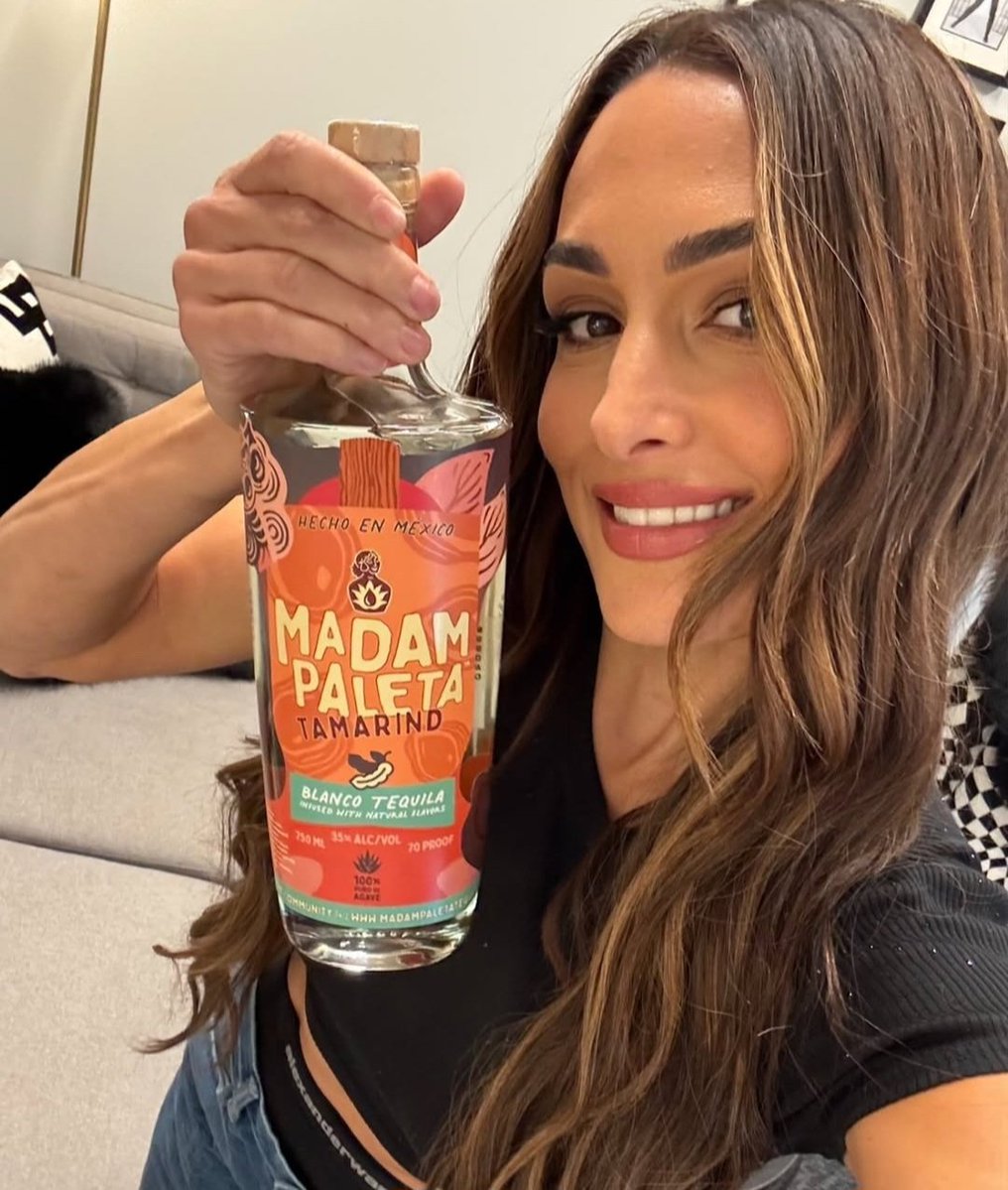 𝐂 𝐨 𝐜 𝐨 (Parody Account) tweet media