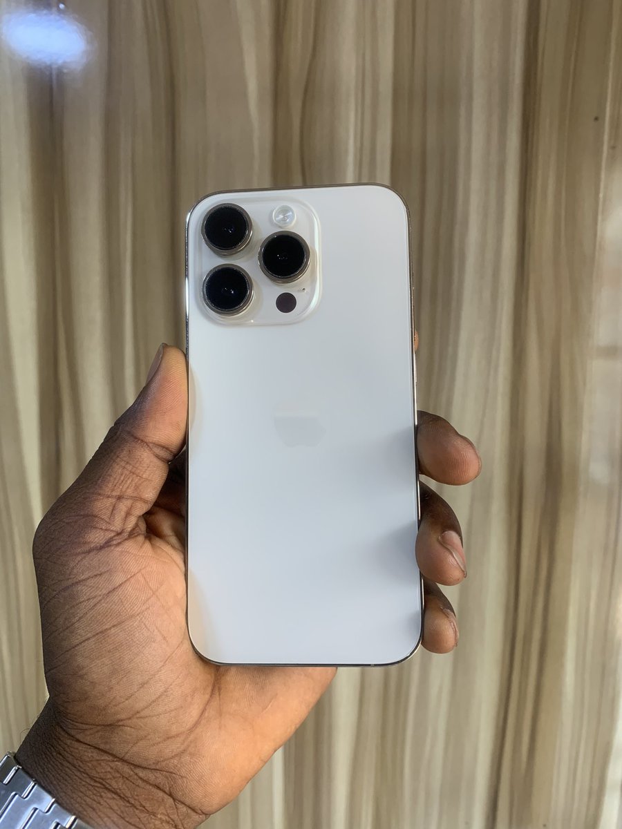 Lastking1013's tweet image. Heyyy besties! 🔥 Our store is POPPIN' with fire gadgets and smartphones at SUPER pocket-friendly prices! 😍💸 Plus, we got that WARRANTY protection on your phones so you stay SAFE and SLAYING! 💯✅
Dms open if you’re interested serious buyer 🧰🔌

#Ngsmartphones #smartvalue