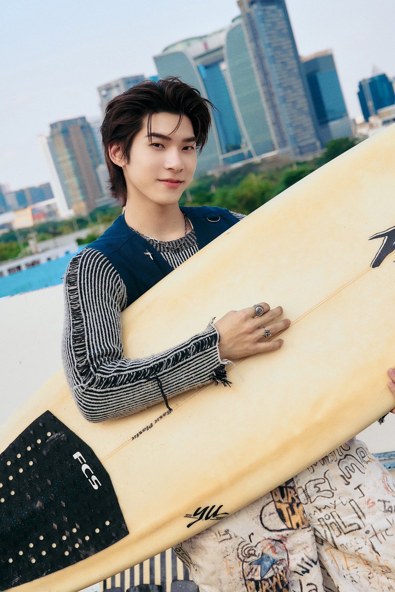 _Hello.98 tweet media