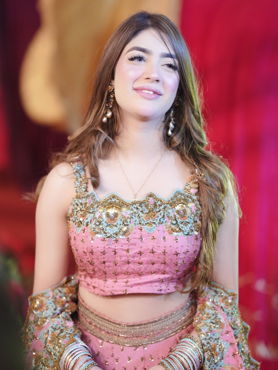 Amberomer01's tweet image. Pretty and gorgeous 🥰 Blogger #WajihaWasim in her recent gorgeous look
.
.
#Bloggers
#Prettygirls
#girls
#hot
#womens
#Adult
#bollywood
#hollywood
#Actresses