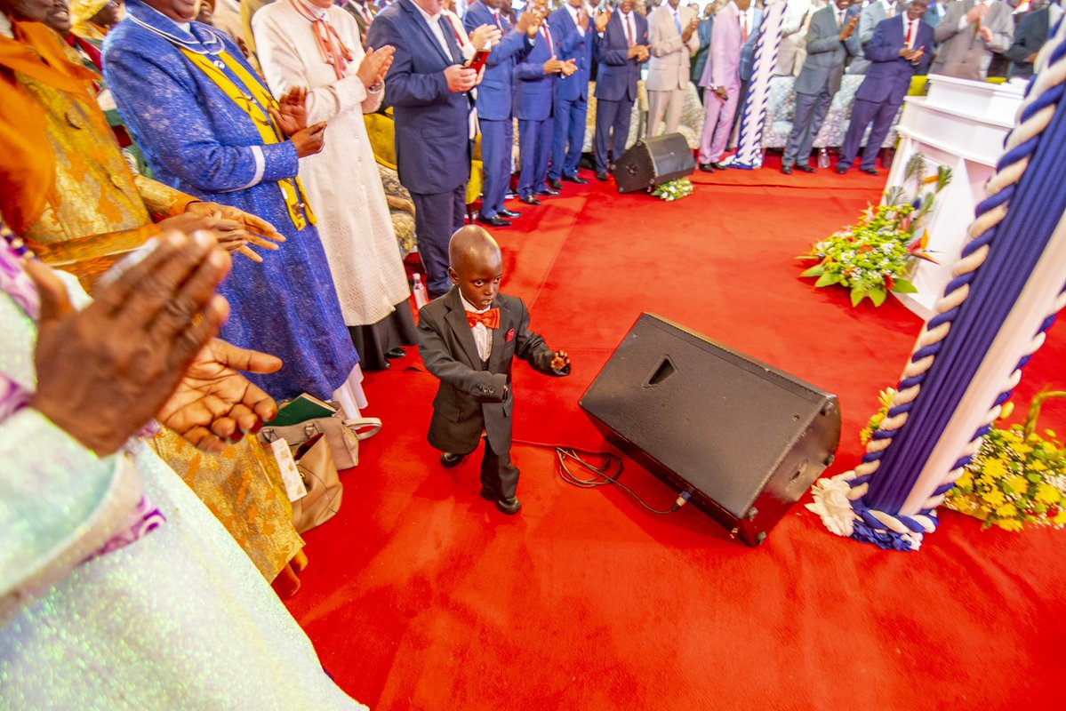 Overseer Linda Hampton tweet media