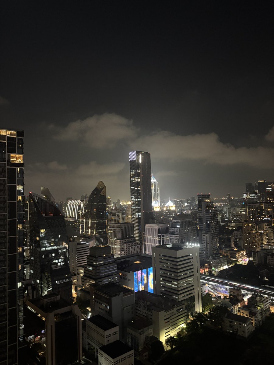 shizuukoumayzie's tweet image. Last night in Bangkok #bye #inaf