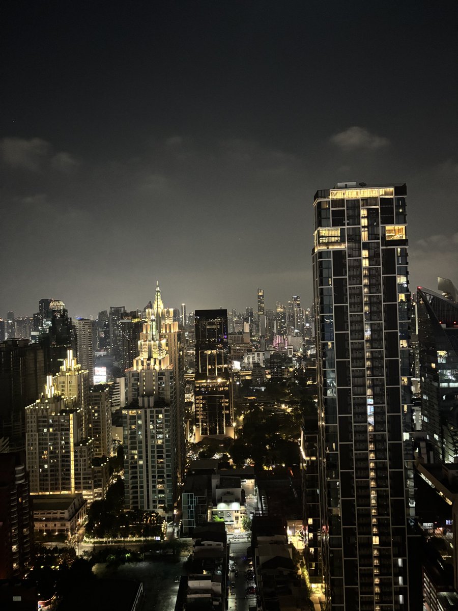 shizuukoumayzie's tweet image. Last night in Bangkok #bye #inaf