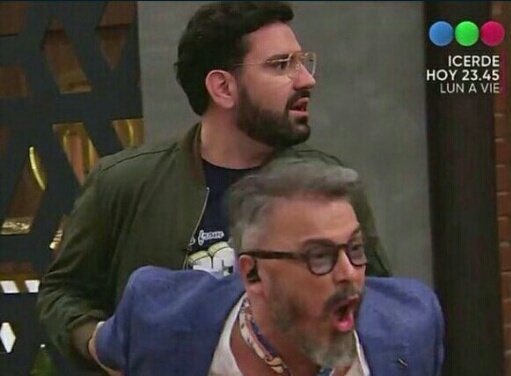 decidí q voy a gastar menos plata en boludeces para poder poner como gasto fijo Uber para ir a la facultad porque si sigo teniendo que esperar el 53 por más de 55 minutos dejo la carrera o cruzo la avenida con los ojos cerrados