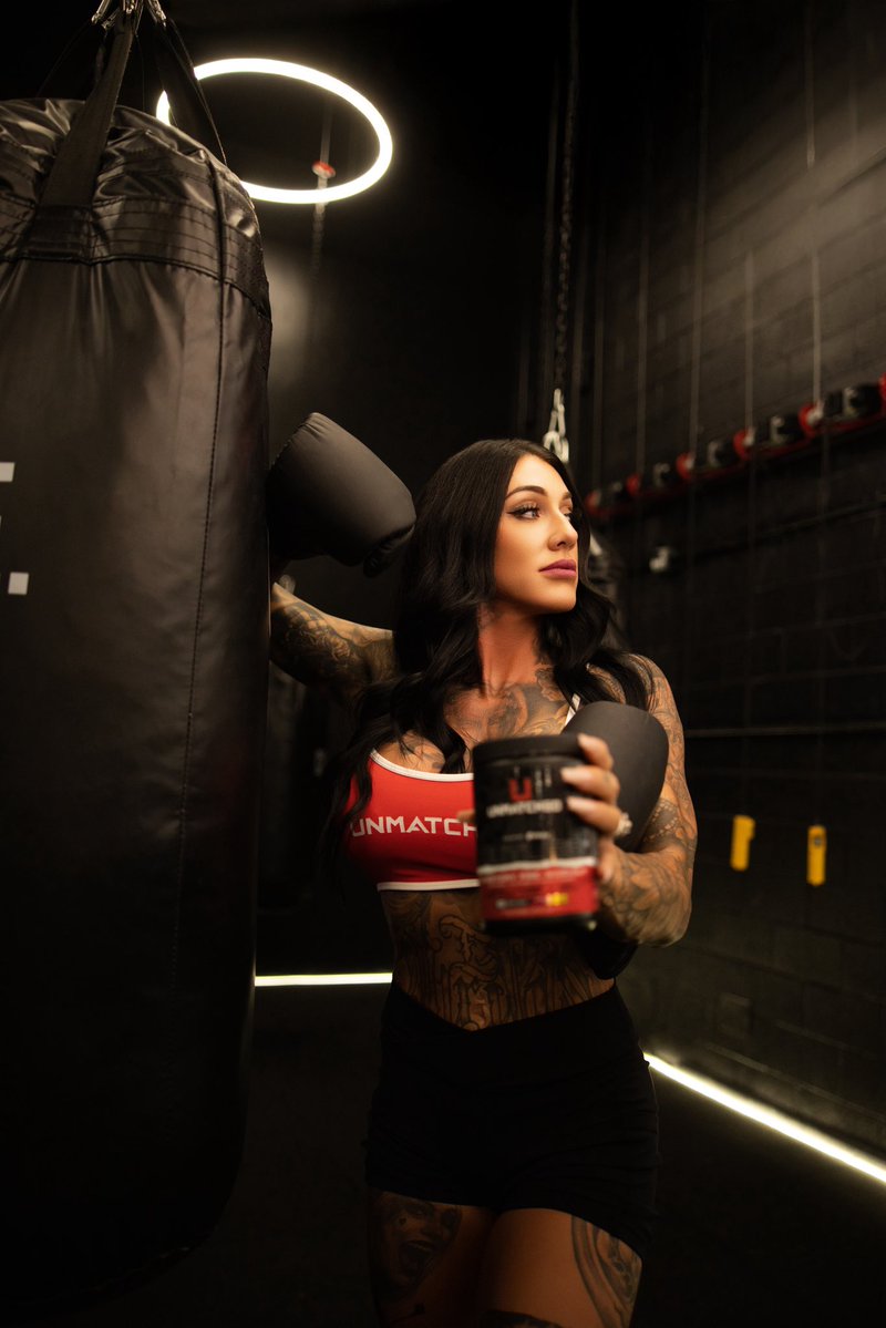 Unmatched tweet media