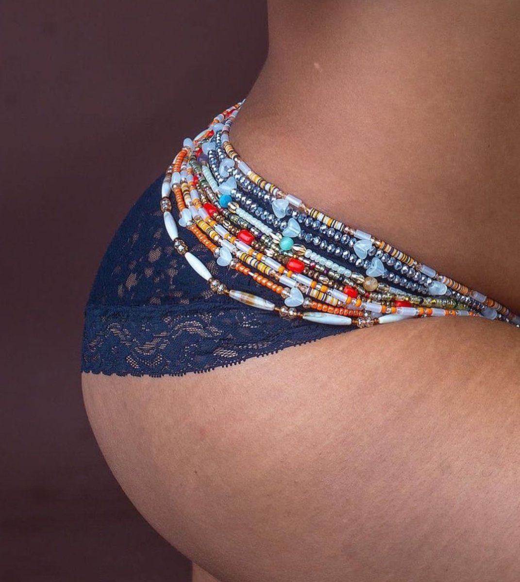 Bro to bro:

If you carry Model and she wear this, tell her to pull am off &amp; she must comot am through her legs not through her head🧏‍♂️