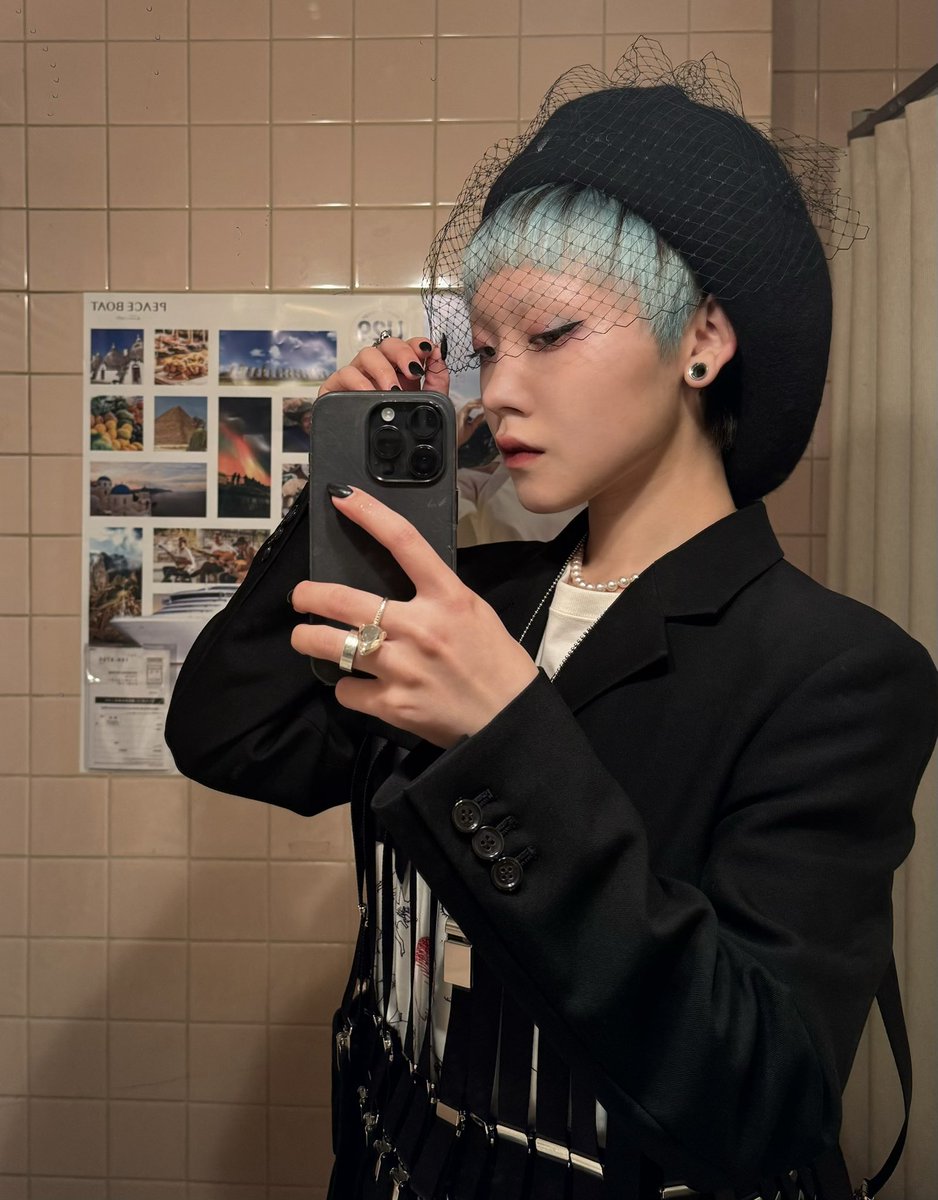 𝘪𝘯 𝘵𝘩𝘦 𝘱𝘰𝘰𝘭 tweet media