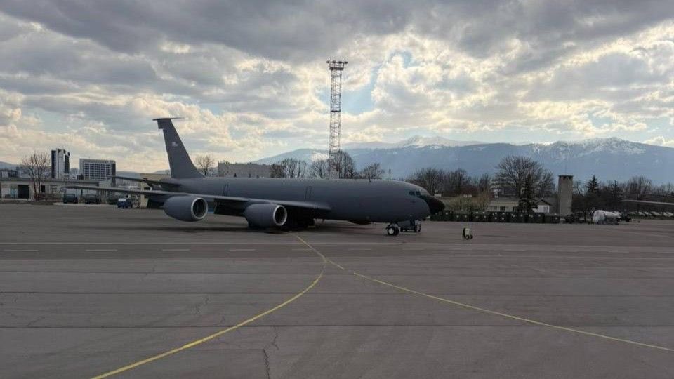 ‼️ Иран заплаши България заради американските военни самолети на Летище София 🇮🇷 

👉 sofiaairport.bg/bg/blog/novini…
