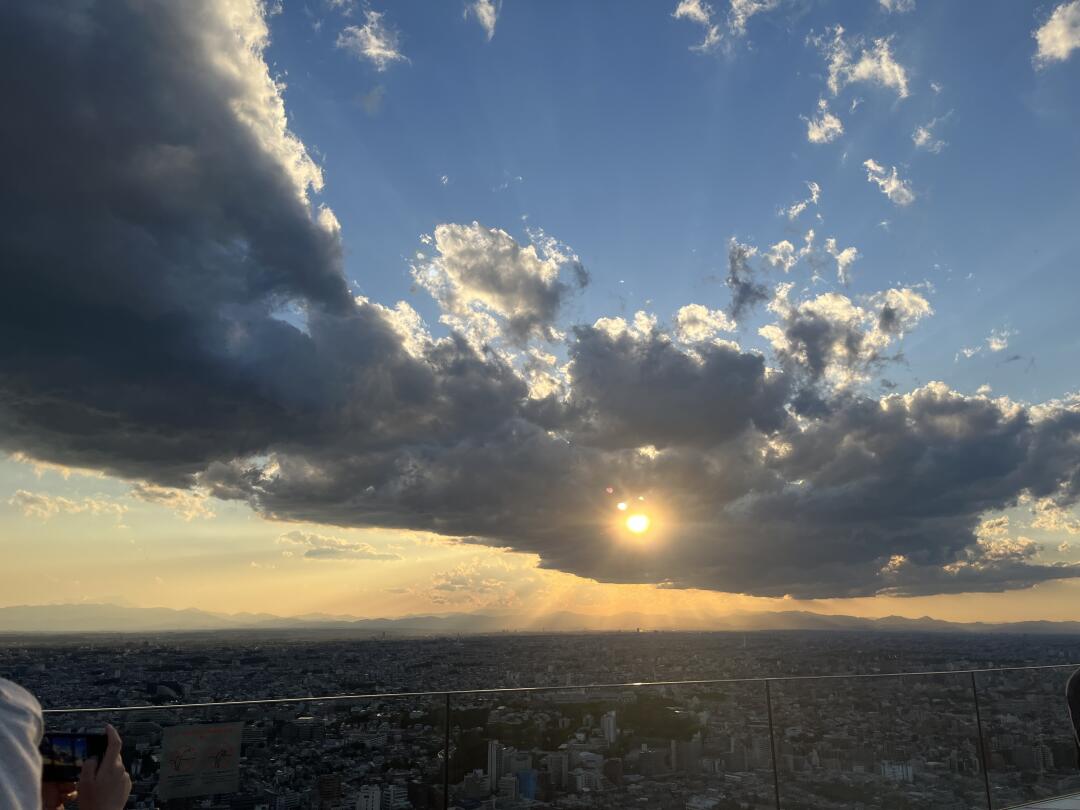 929Kanon's tweet photo. 渋谷スカイの夕焼け、ほんとに絶景だったよ🌇✨ https://t.co/mVOByeg9BV