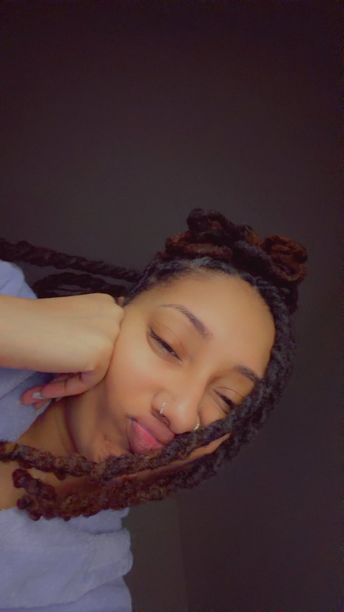 Slim Thick ᥫ᭡ tweet media