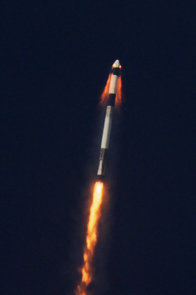 SLDelta69's tweet photo. Falcon 9 is seen using auxiliary propulsion rocket engines placed on top of the rocket to give more thrust on the ride to orbit. The system produces an extra 50kN of thrust, equal to the weight of 16,000 African swallows.

Photographed from an F-4 Phantom https://t.co/nKjaW6EVWV