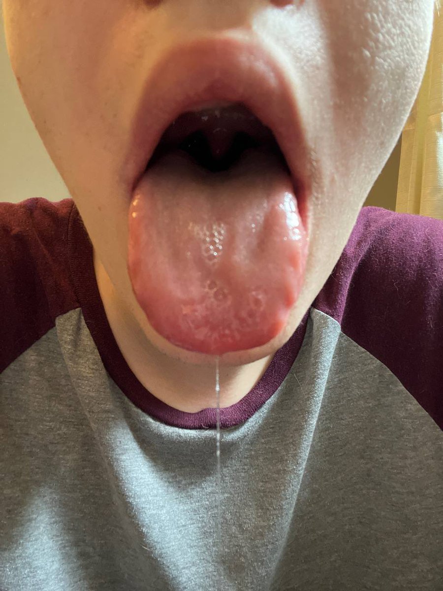 UrSlutLizz tweet media