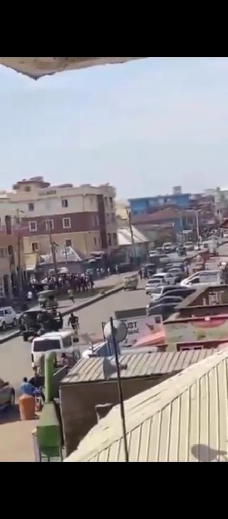 OsideroIsreal's tweet photo. 🚨 BREAKING: JOS UNDER ATTACK AGAIN IN BROAD DAYLIGHT 😭🔥
Shooting dey happen for Gada Bui right now!
People dey run for their lives... 
Wetin government dey do about this continuous bloodshed for Plateau? 
Naija no dey rest at all.
#JosAttack #PlateauSecurity #NigeriaInsecurity https://t.co/PYqJv2cAEo