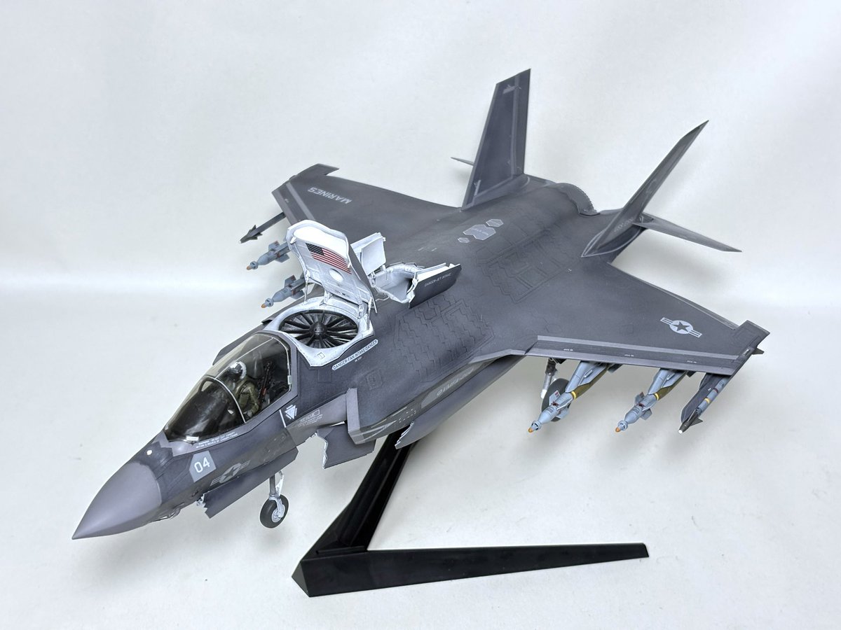 DreamWay02's tweet photo. F-35B ライトニングⅡが完成しました

#はぴりゃち https://t.co/bbl1MH7FY0