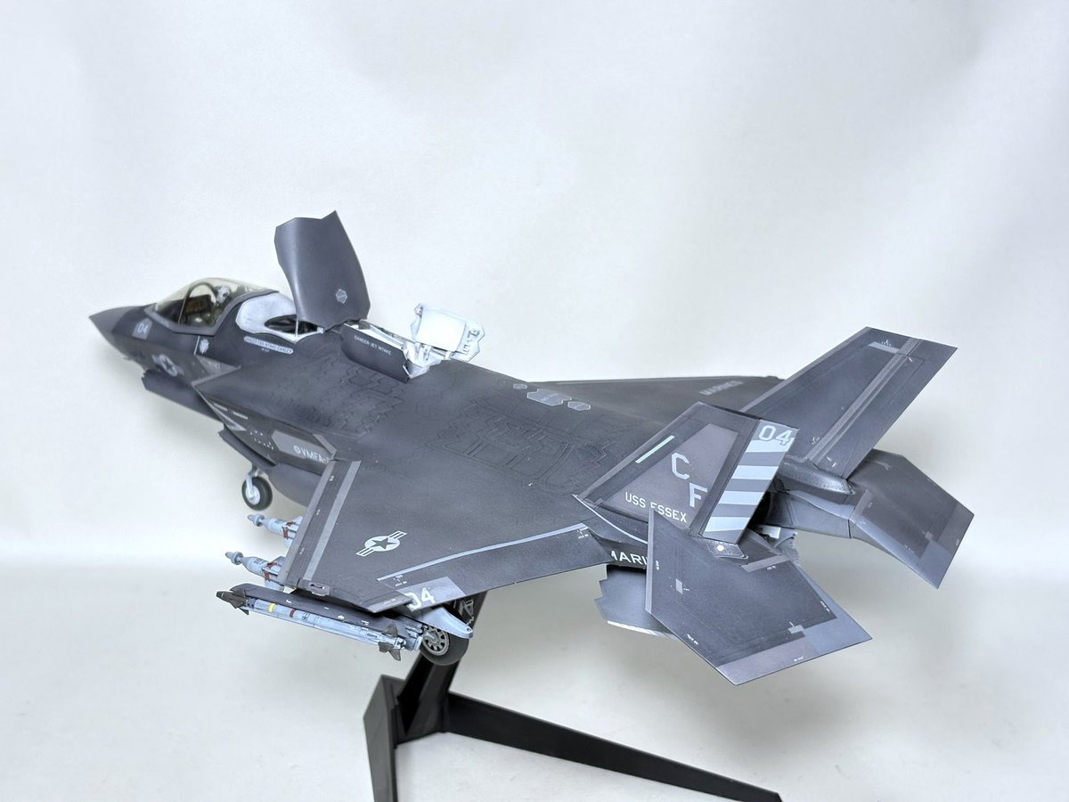 DreamWay02's tweet photo. F-35B ライトニングⅡが完成しました

#はぴりゃち https://t.co/bbl1MH7FY0