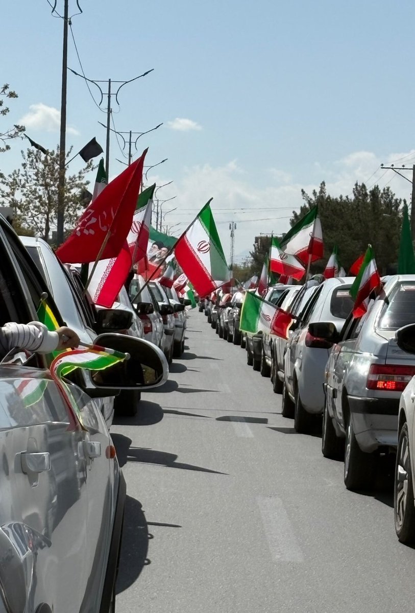 اثر نان حلال است که امروز از هر چه گذشتیم از ایران نگذشتیم. 
تولدت مبارک جمهوری اسلامی