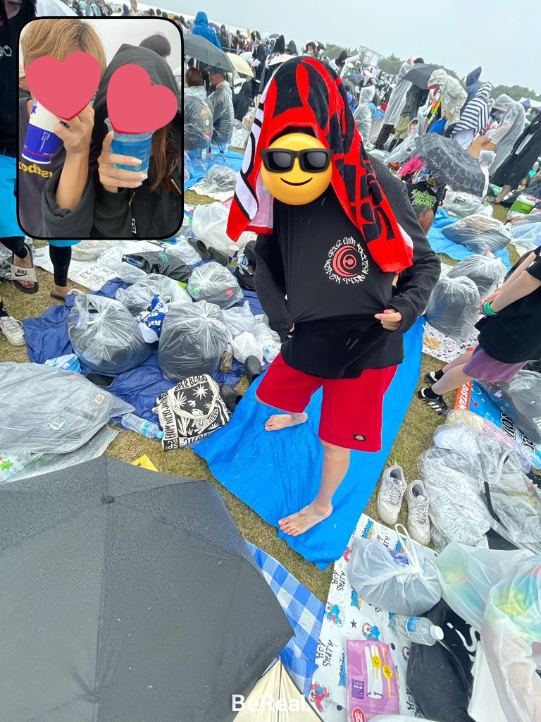 hikage_kanto's tweet photo. DPF雨で靴悩んでる人たち、履かないのが1番楽だよ。元々足の甲折れてたけど一周回ってなんも痛くなかったよ☆ https://t.co/1e1JzRYm8g