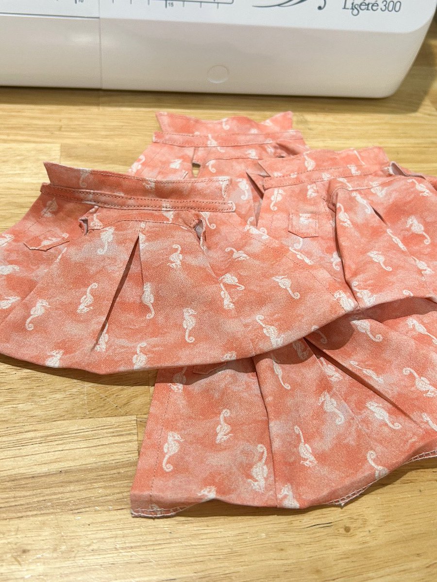 しおつ tweet media