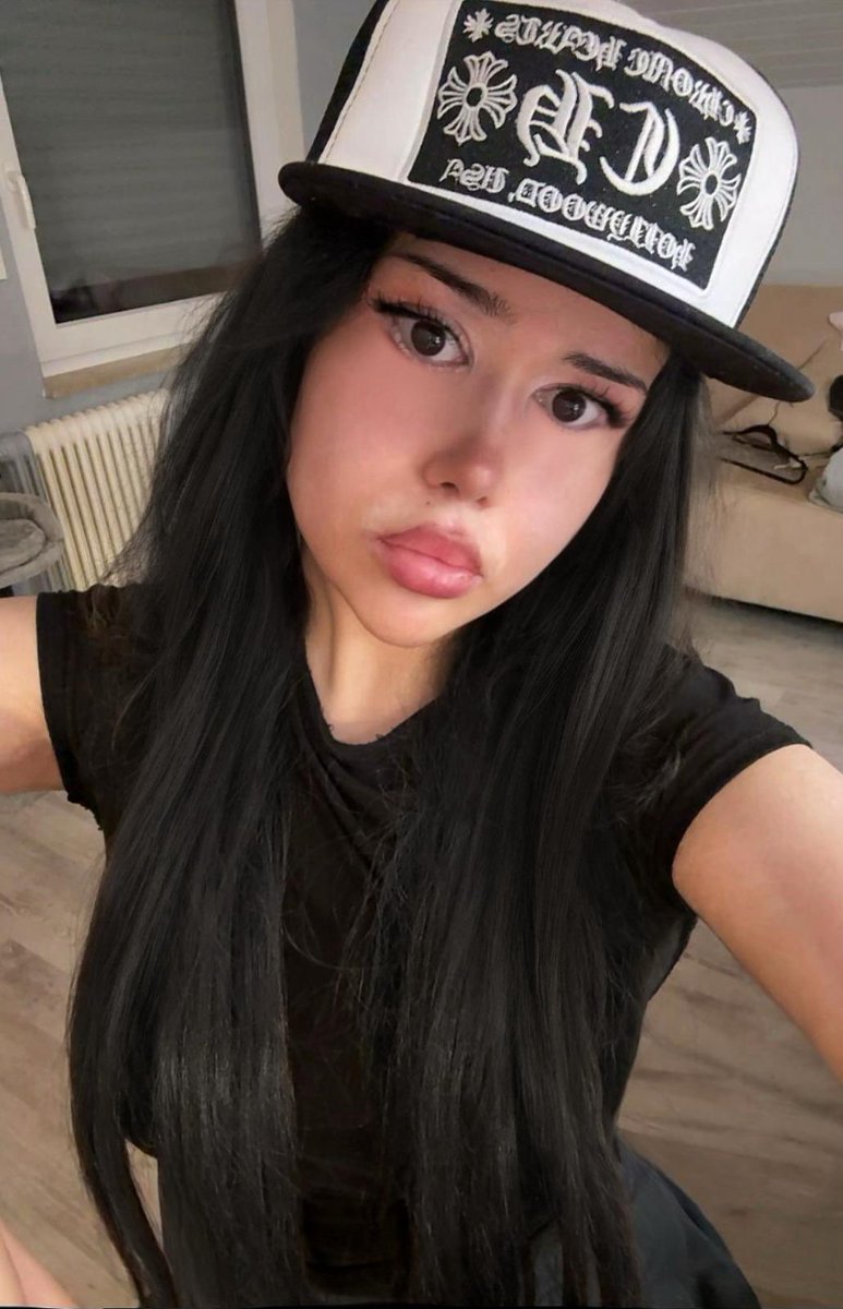 mina💭 tweet media