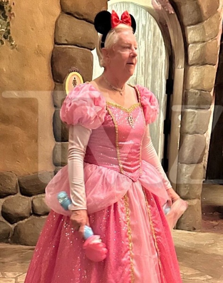 Alex Jones tweet media