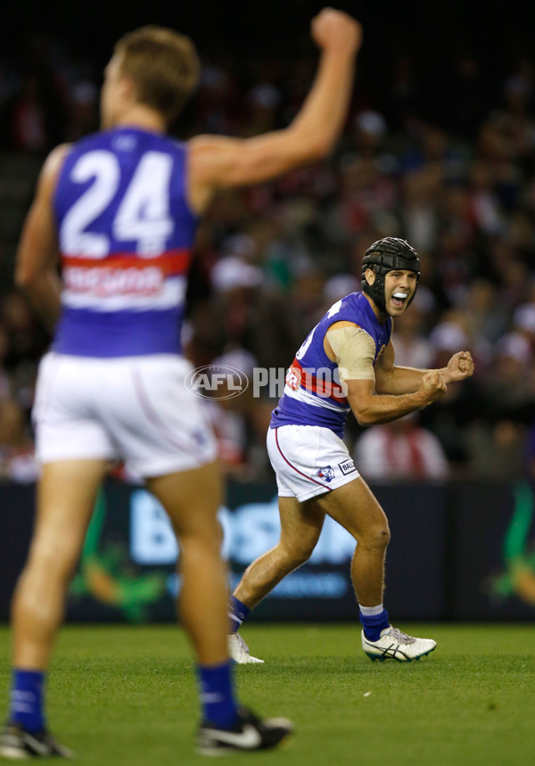 WBulldogs2006's tweet image. ROUND 2, 2016 (2 APRIL): WRECKING ROO'S RECORD. 🗓️ 🏆

😇 @stkildafc 5.6 (36)
🐶 @westernbulldogs 13.15 (93)

We gatecrash Nick Riewoldt's 300th game milestone, set up by another miserly defensive performance. 🚫

#AFLSaintsDogs #Admin