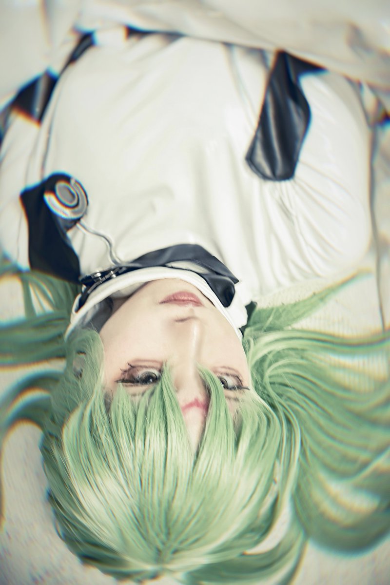 つきな tweet media