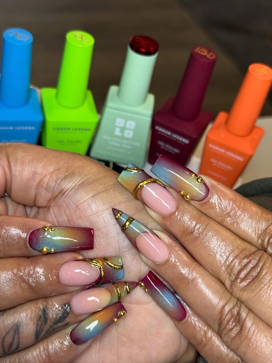 EshiaGolden's tweet image. My girl killed my set! #chaunlegendnailpolish #nailtech #nailart @chaunlegend #chaunlegendnailstudio 
Nail tech- Sen_Sets
 sens1sets.glossgenius.com