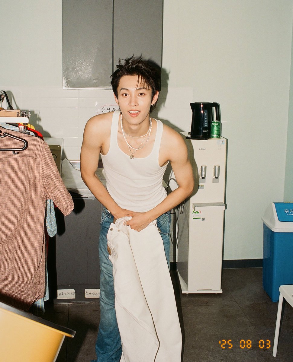 ⋆˚꩜｡ tweet media