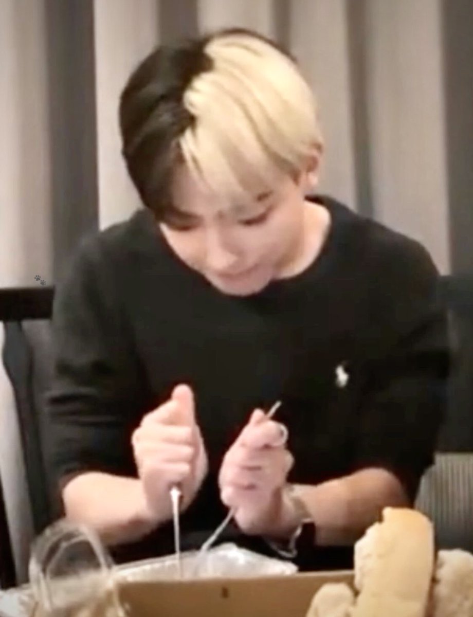 𓂃⋆˖ 홍평삼⊹ tweet media