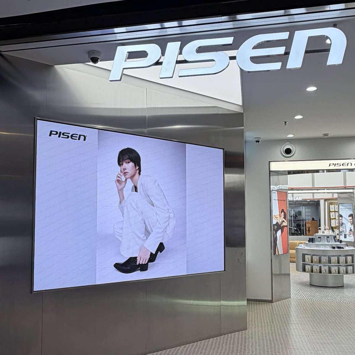 เซฟเทมเบ๋อออ 🦆🐰 tweet media